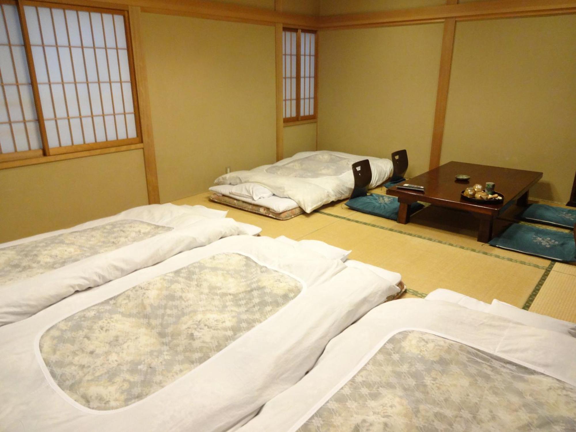 Chuokan Shimizuya Ryokan Nagano Rum bild