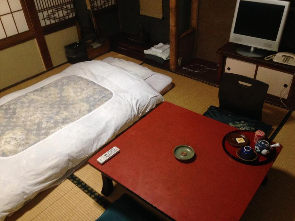 Chuokan Shimizuya Ryokan Nagano Rum bild